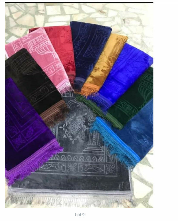 Golden Raschel embossed prayer mat with tassels, solid color, soft fabric, designed for comfortable prayer sessions.